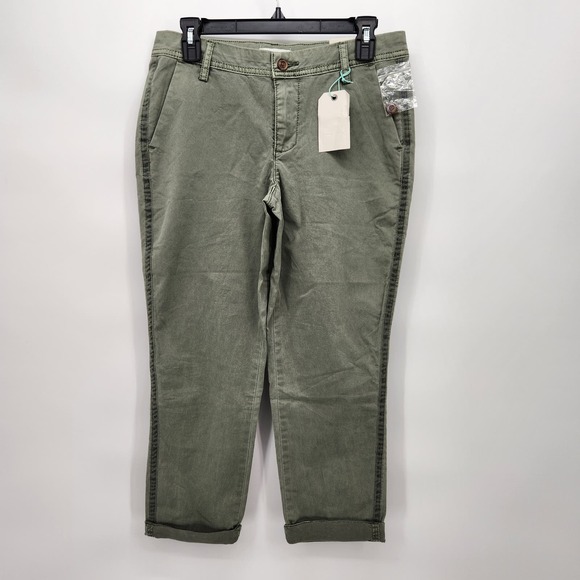 NWT Maurices Pale Olive Green Denim Slouchy Chino Rolled Cuff Pants Women's 3-4 - Picture 1 of 10